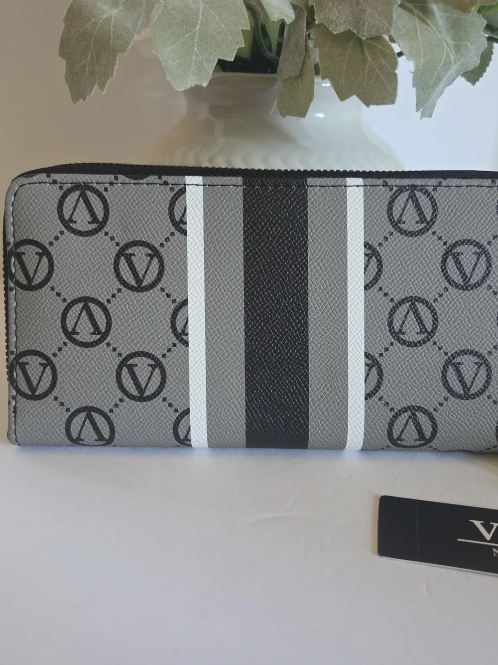 Vera New York Gray Logo Zip Wallet - Picture 2 of 6